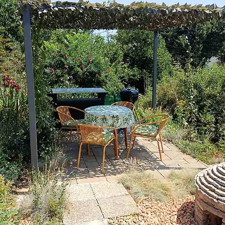 1 Bedroom Stunning In Laurana