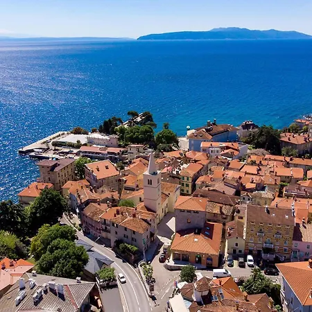 1 Bedroom Stunning In Apartment Lovran
